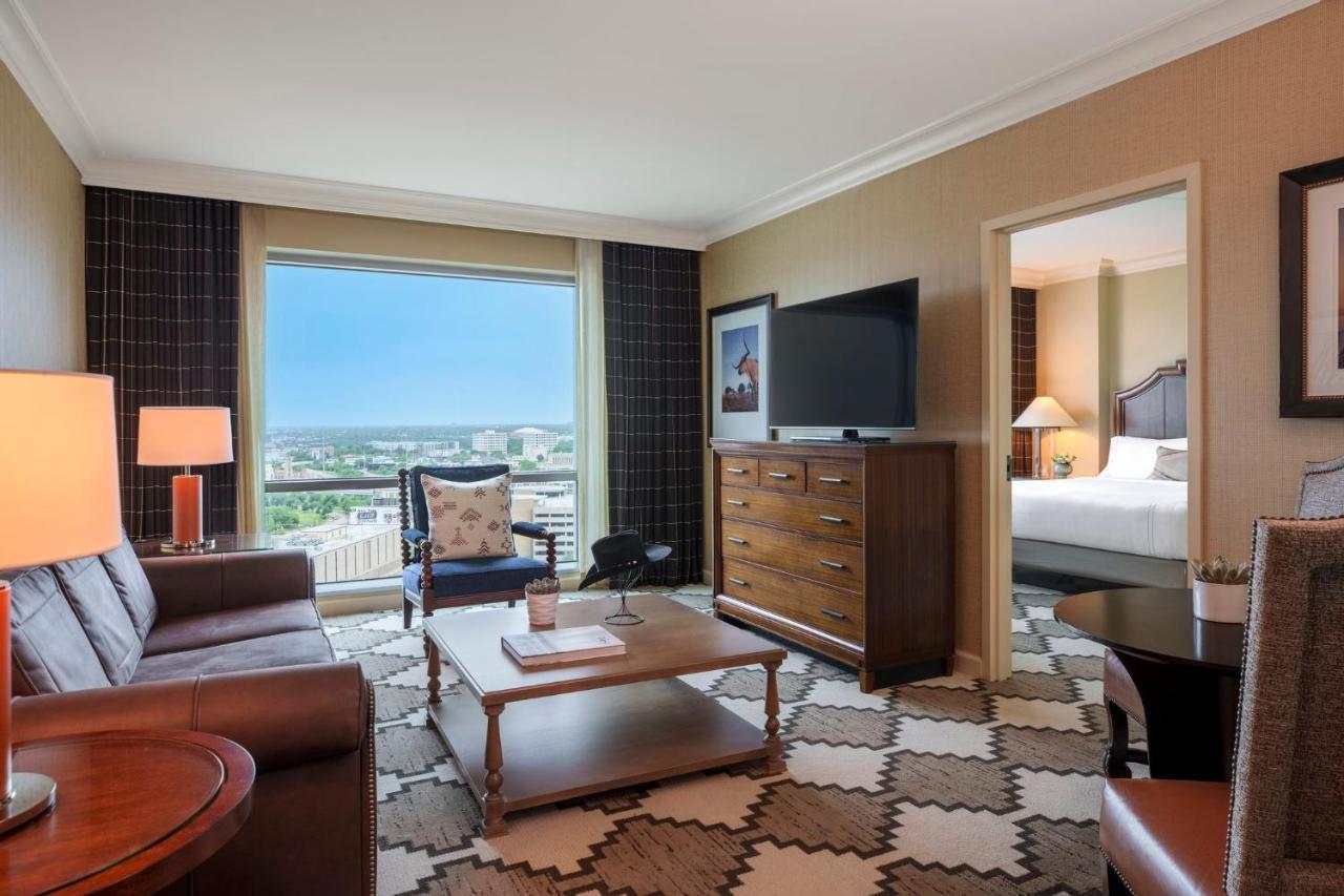 ADA Resistol Corner Suite 1 King Bed,1272135019:JPEG